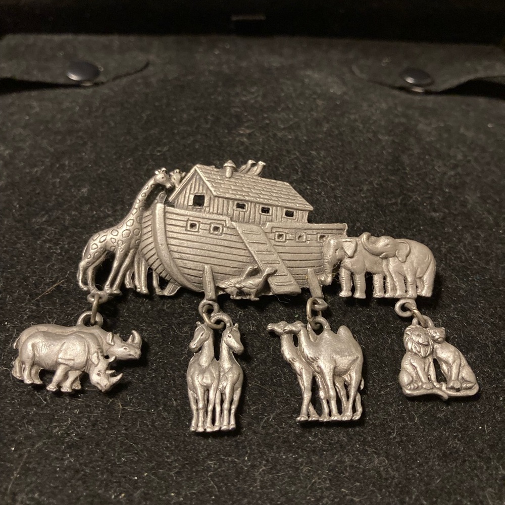 JJ Noah's Ark Pin Jonette Jewelry VTG silvertone pewter Biblical Animals Brooch